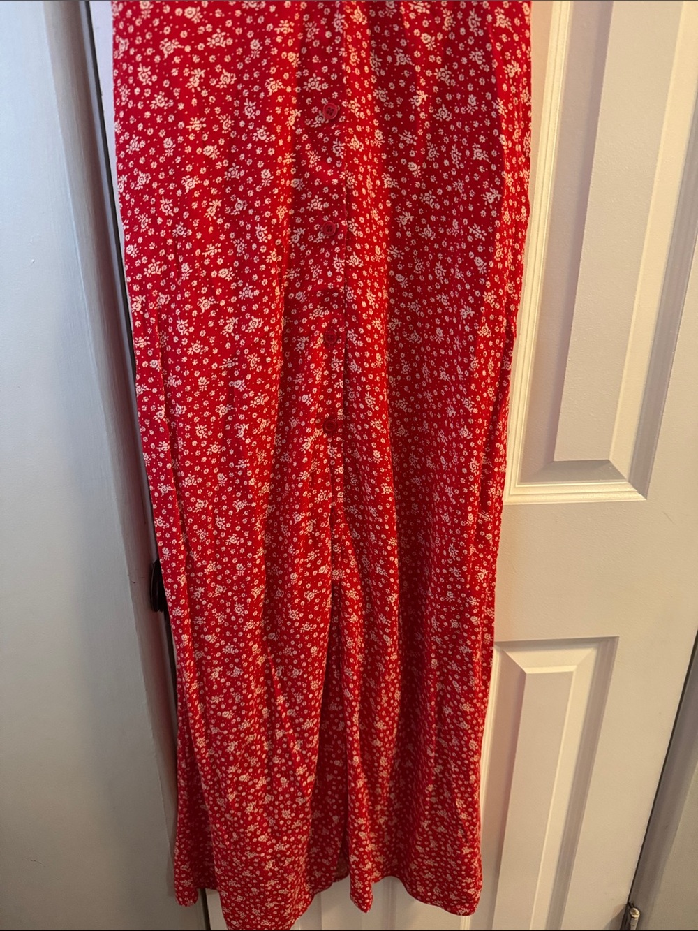Sleeveless Red Floral Maxi Dress with V-Neck - Picture 4 of 5